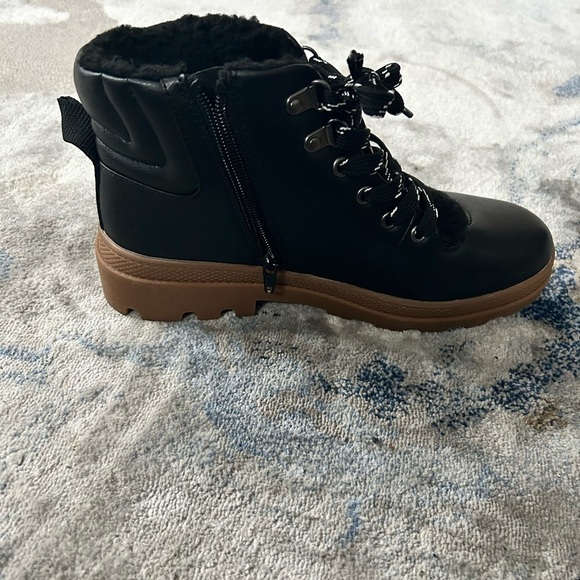 NWOT Nordstrom Rack CHIARA Black Lace Up Side Zip Faux Fur - Picture 7 of 8